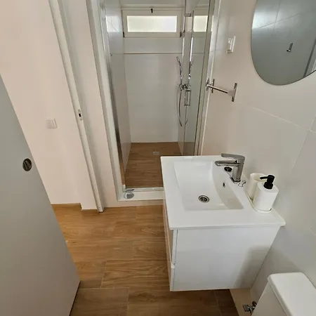 Sun And Ii Ac Wifi 90mts From The Апартаменты